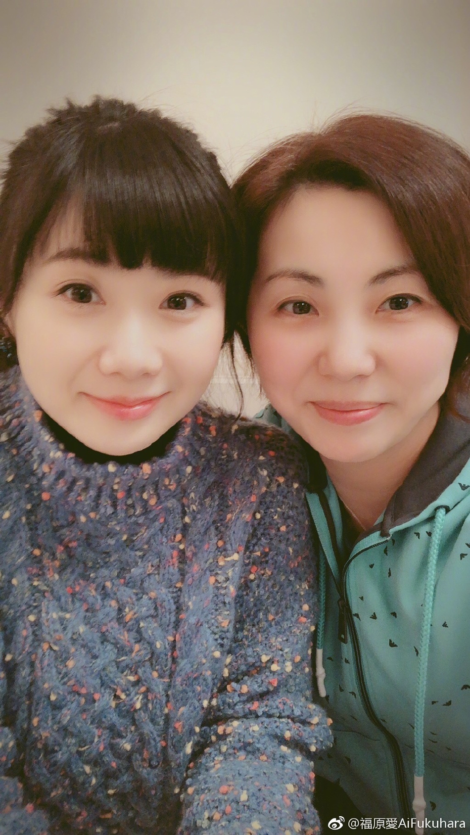 福原爱与好友合影少女感满满