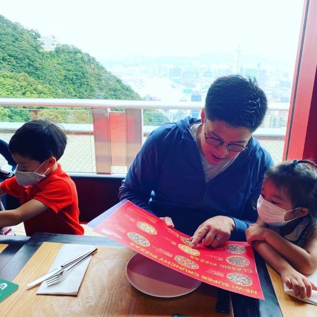 霍启刚郭晶晶入住价值过亿新家