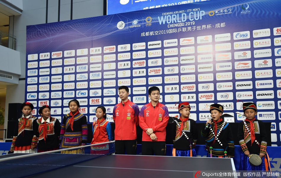 马龙樊振东波尔出席球迷见面会