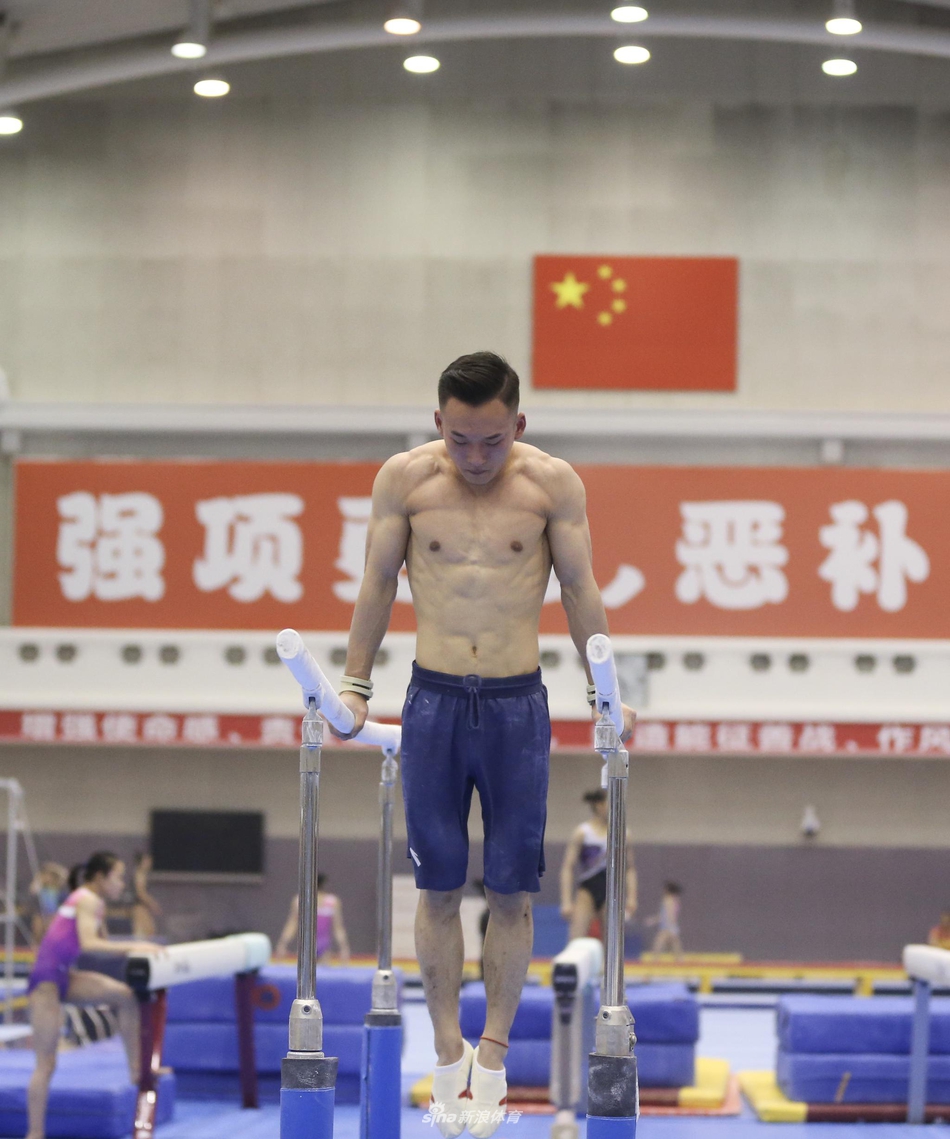 中国体操队训练度新春
