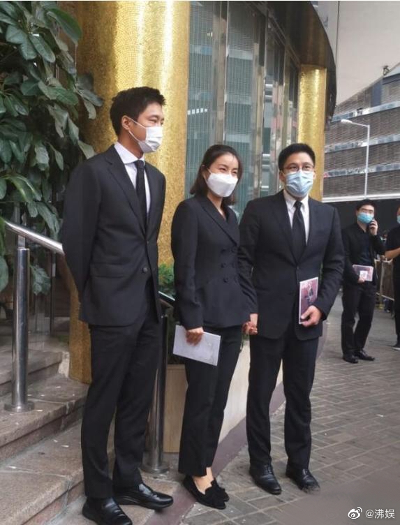 何鸿錾枇榈诙日 郭晶晶霍启刚现身