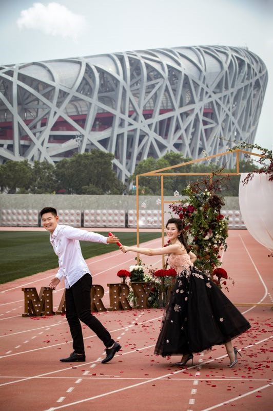 520！张培萌鸟巢外求婚女友