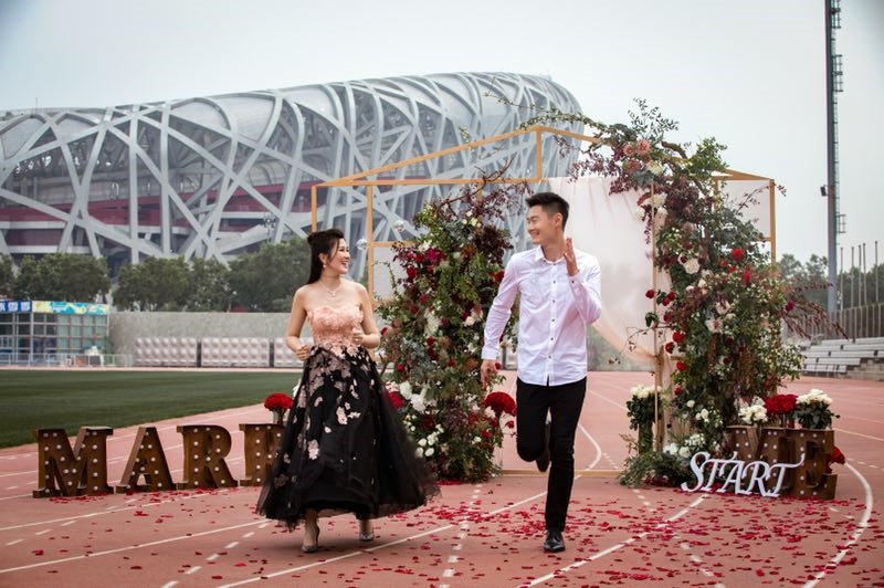 520！张培萌鸟巢外求婚女友