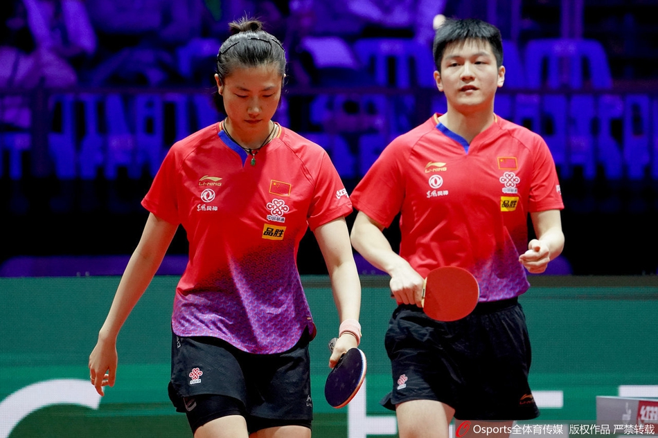 世乒赛丁宁樊振东3-0美国组合