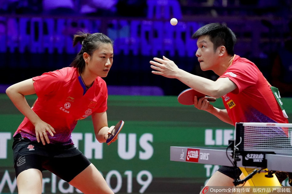 世乒赛丁宁樊振东3-0美国组合