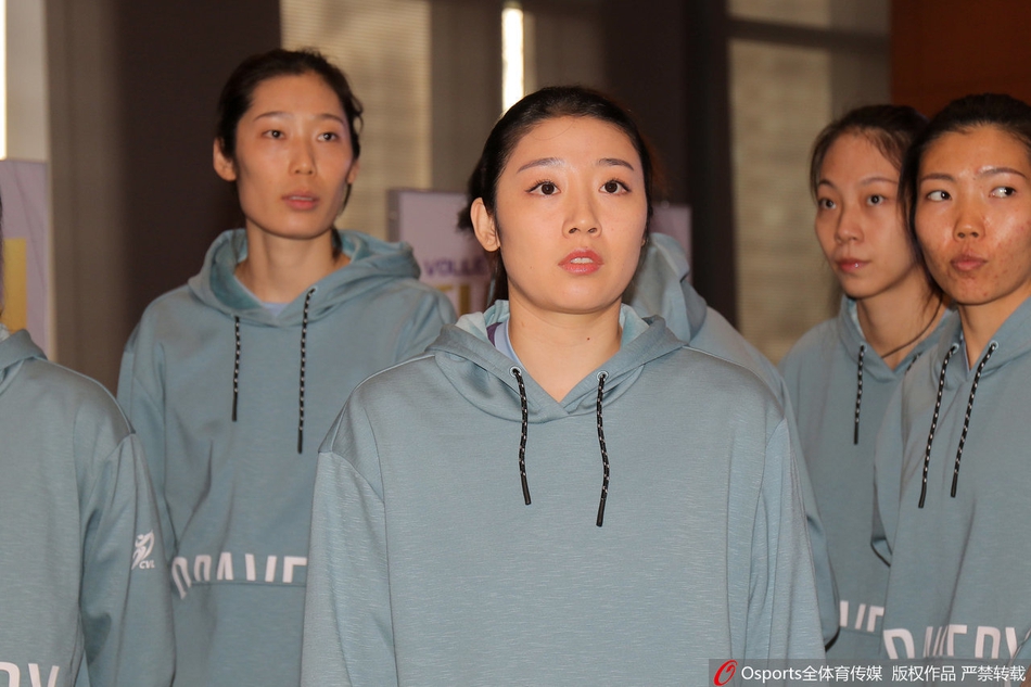 朱婷领衔出席天津女排出征仪式