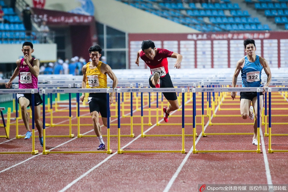 全国田径锦标赛：男子110米栏谢文骏夺冠