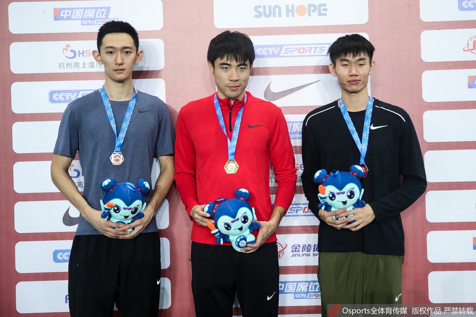 全国田径锦标赛：男子110米栏谢文骏夺冠