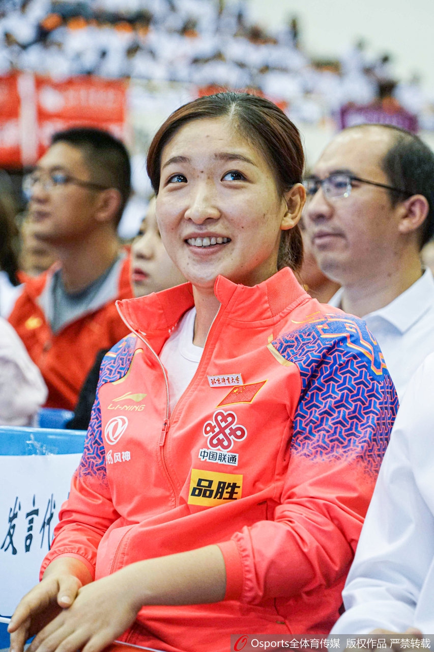 刘诗雯出席北京体育大学开学典礼