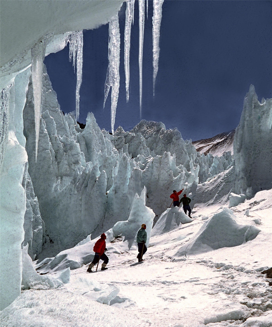 纪念人类首次从北坡登顶珠峰60周年