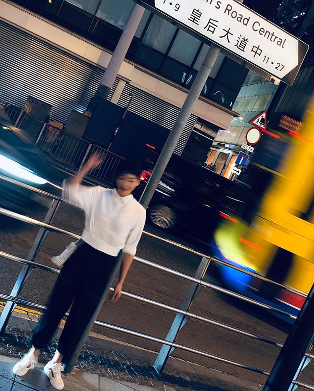 何雯娜晒男友视角美照