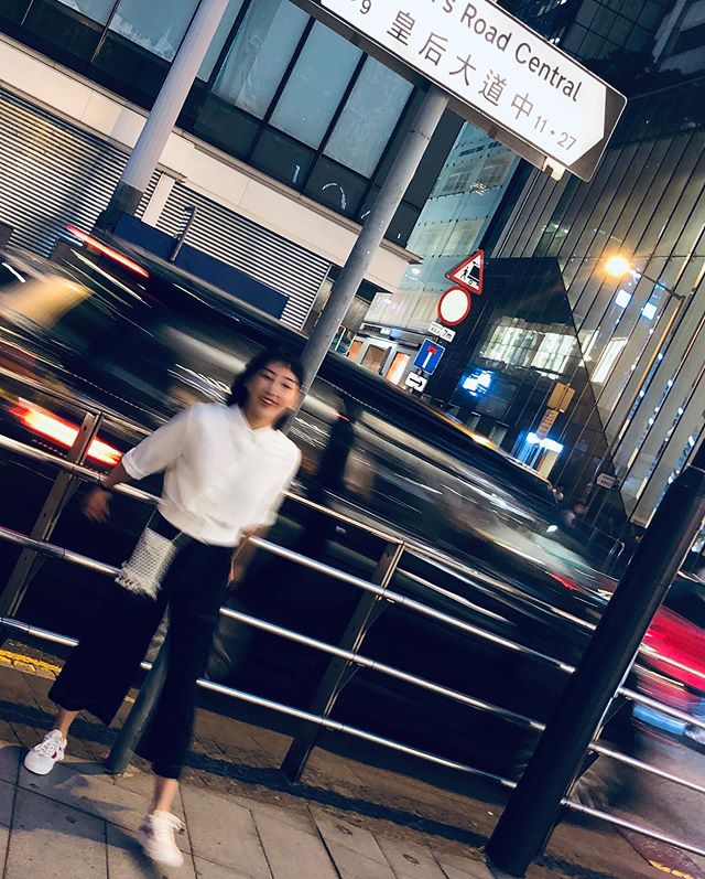 何雯娜晒男友视角美照