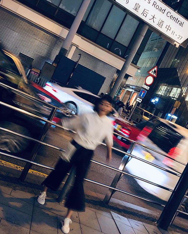 何雯娜晒男友视角美照