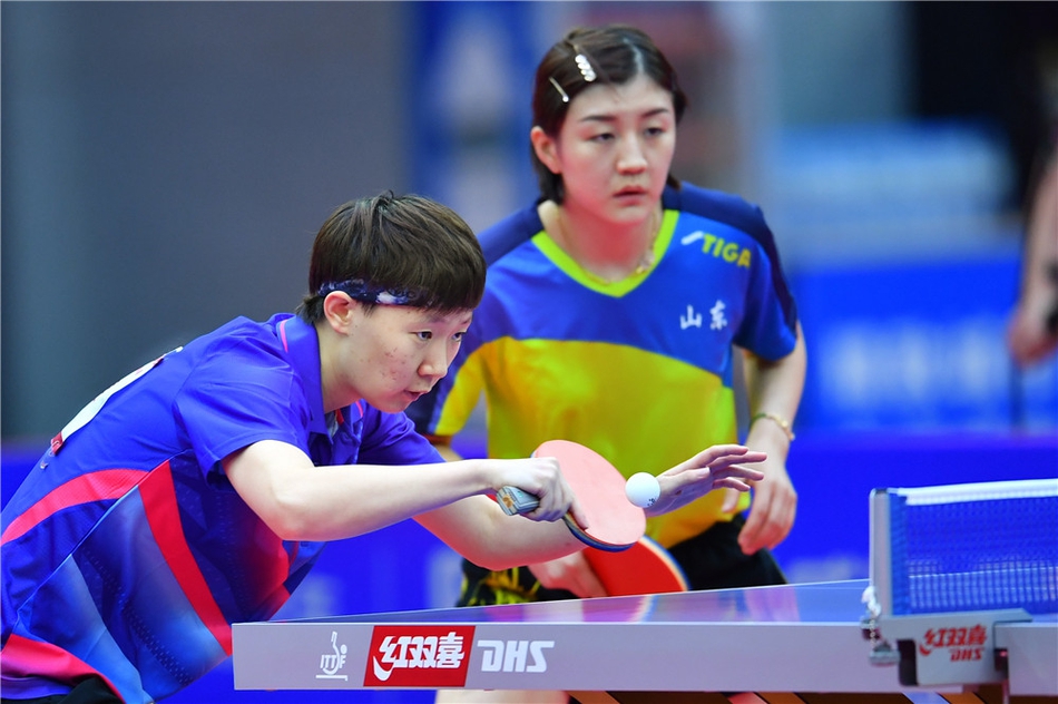 全锦赛陈梦/王曼昱获女双冠军