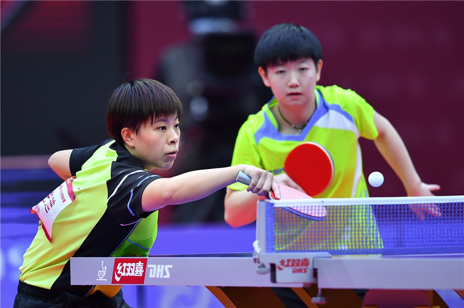 全锦赛陈梦/王曼昱获女双冠军