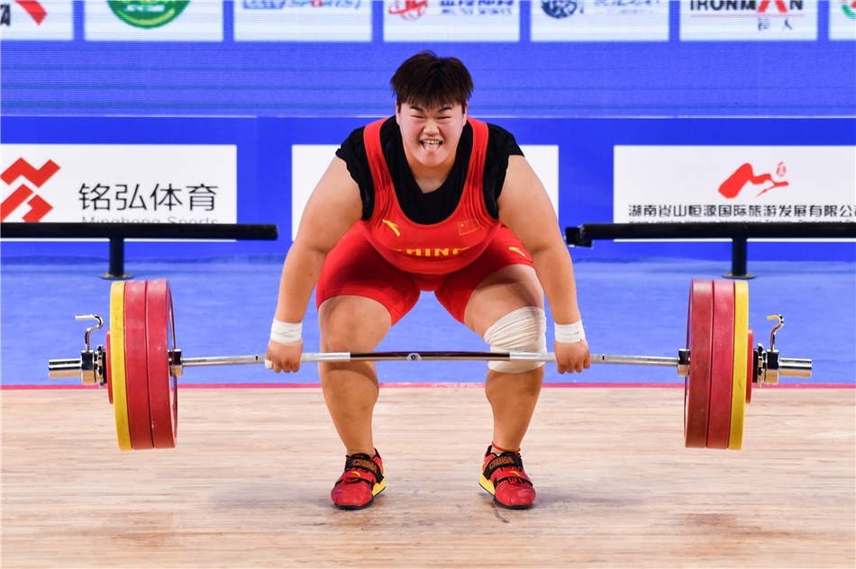 全国女子举重锦标赛 李雯雯挺举超世界纪录