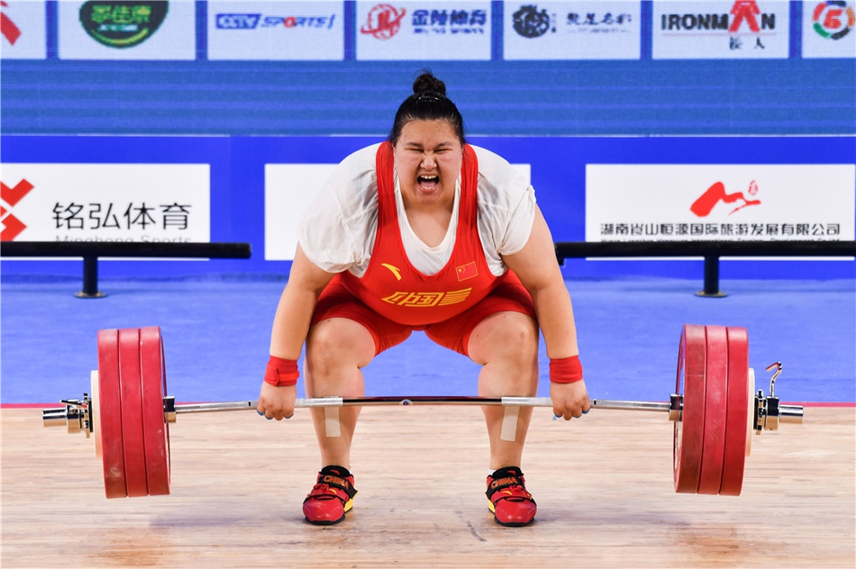 全国女子举重锦标赛 李雯雯挺举超世界纪录