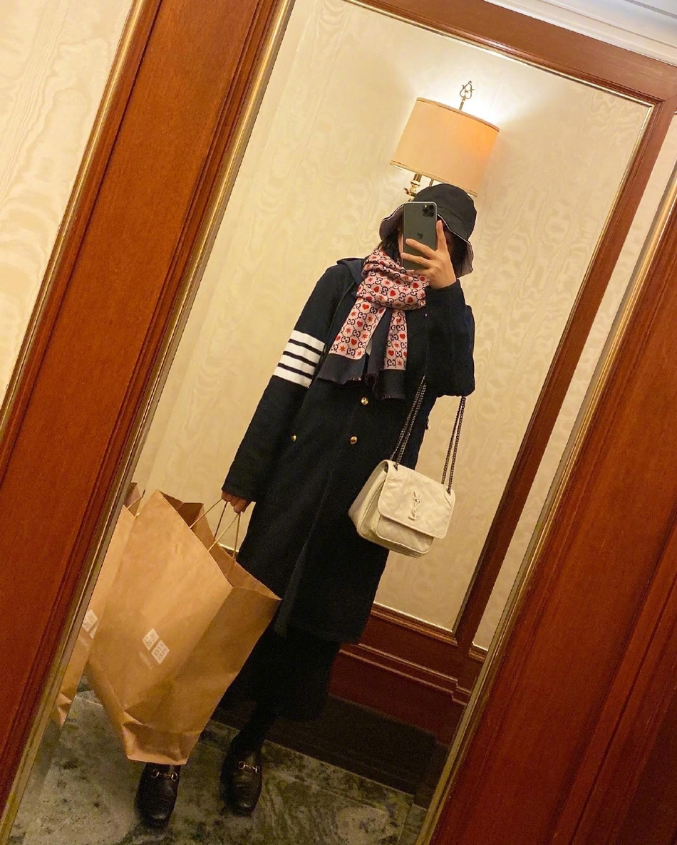 何雯娜晒近照孕期仍四肢纤细