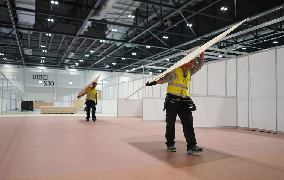 伦敦奥运场馆改成方舱医院