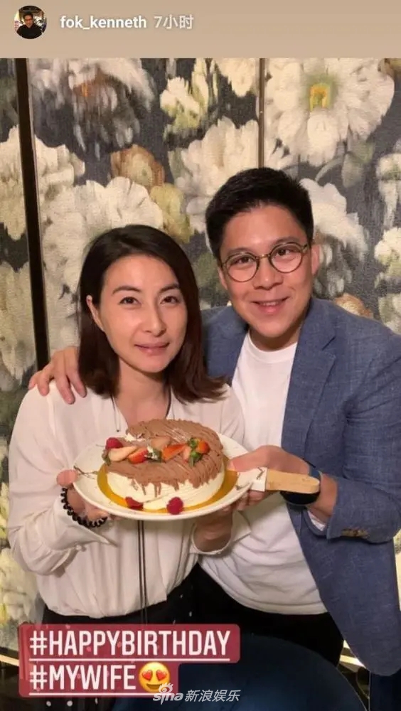 霍启刚休闲装出席文艺活动