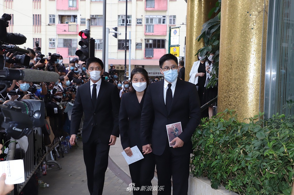 何鸿錾枇榈诙日 郭晶晶霍启刚现身