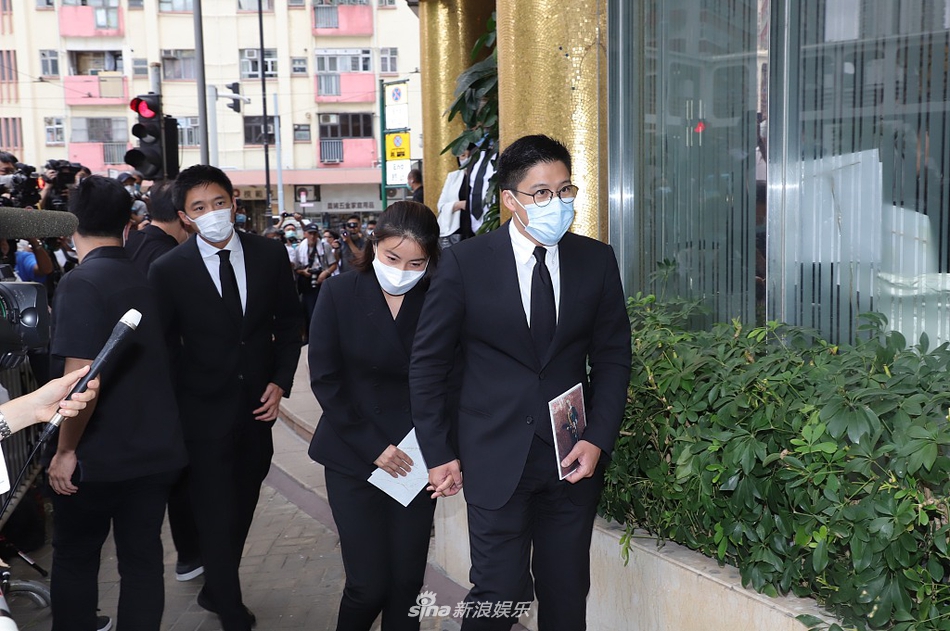 何鸿錾枇榈诙日 郭晶晶霍启刚现身