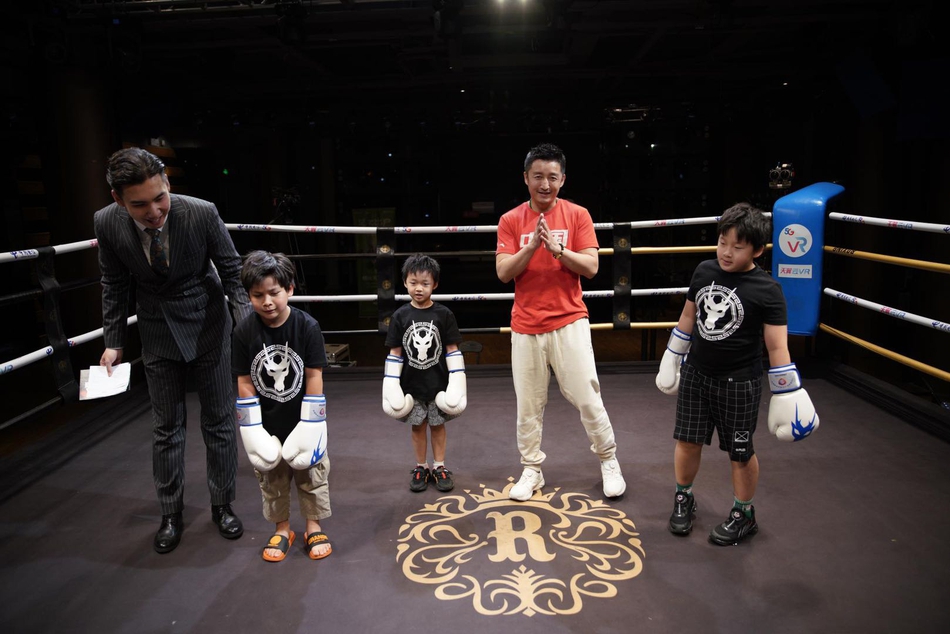 拳王邹市明举办40岁线上生日会