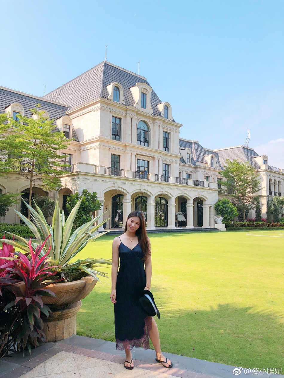 何姿晒美照为自己加油