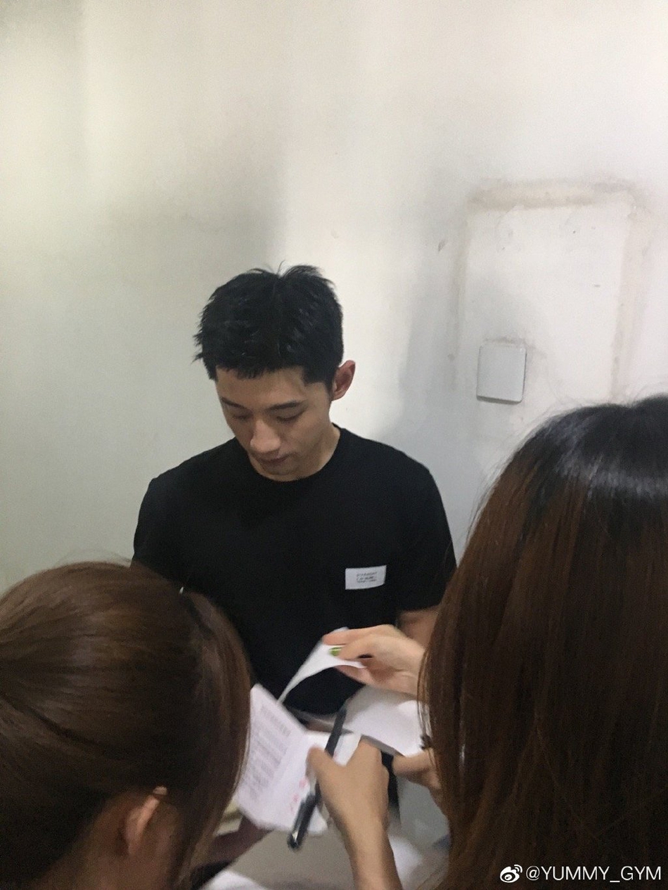 张继科答辩引学妹追捧