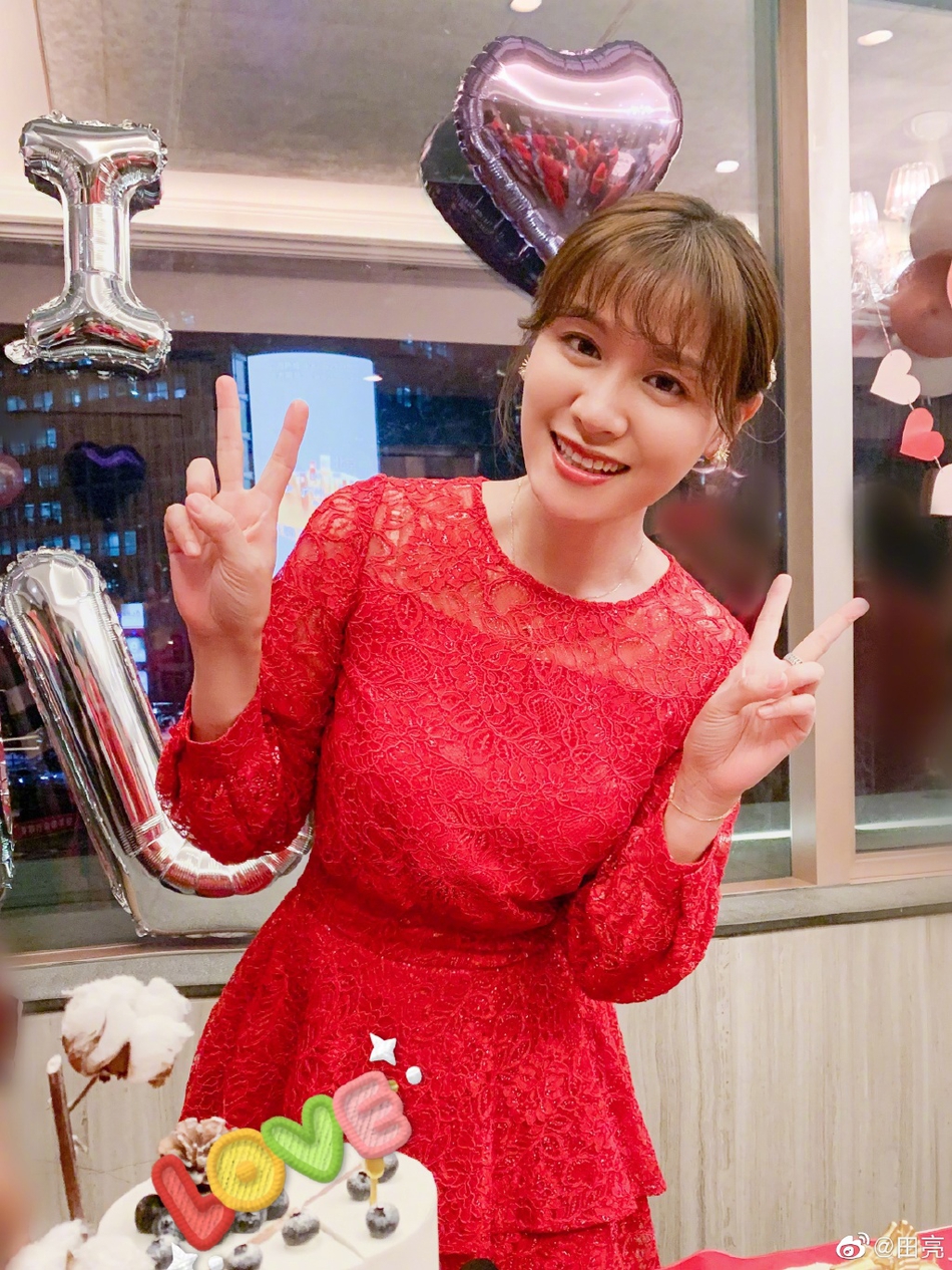 田亮为叶一茜庆生