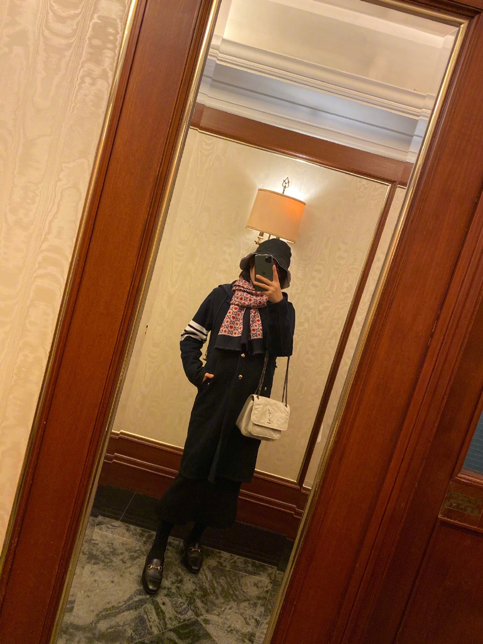 何雯娜晒近照孕期仍四肢纤细