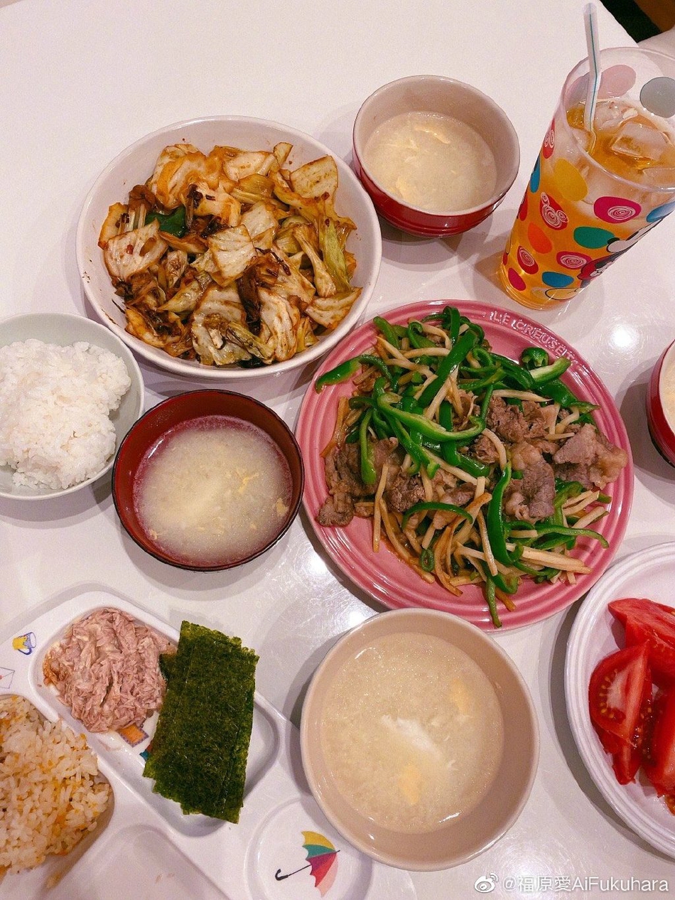 做美食+晒娃！福原爱的居家生活很甜蜜