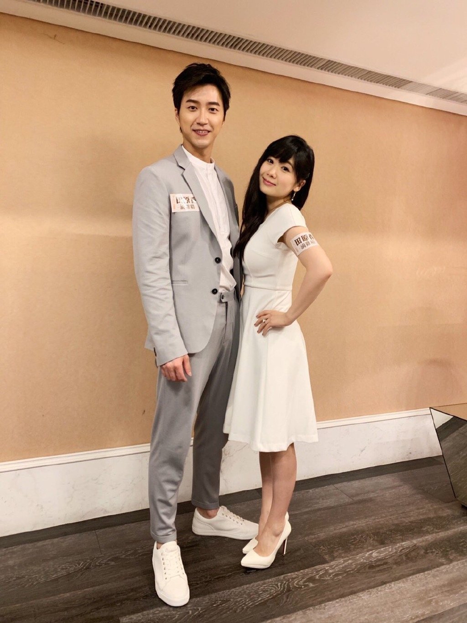 江宏杰福原爱晒一家四口合照