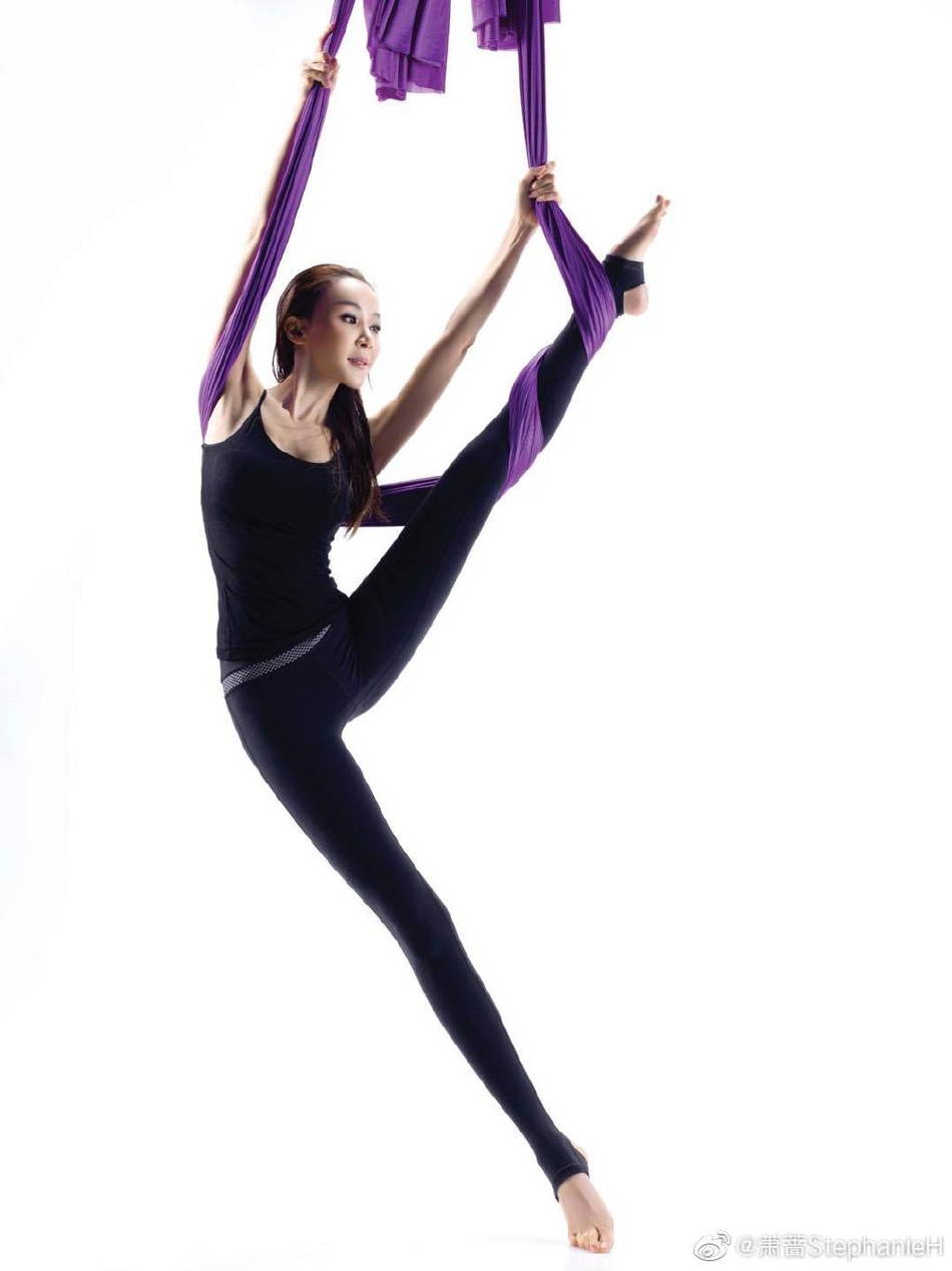 52岁萧蔷身材凹凸有致性感依旧