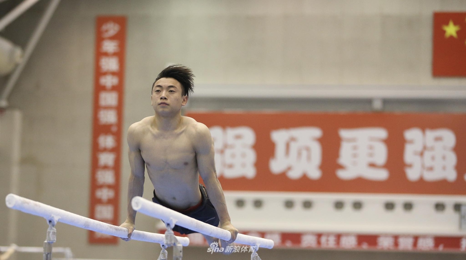 中国体操队训练度新春