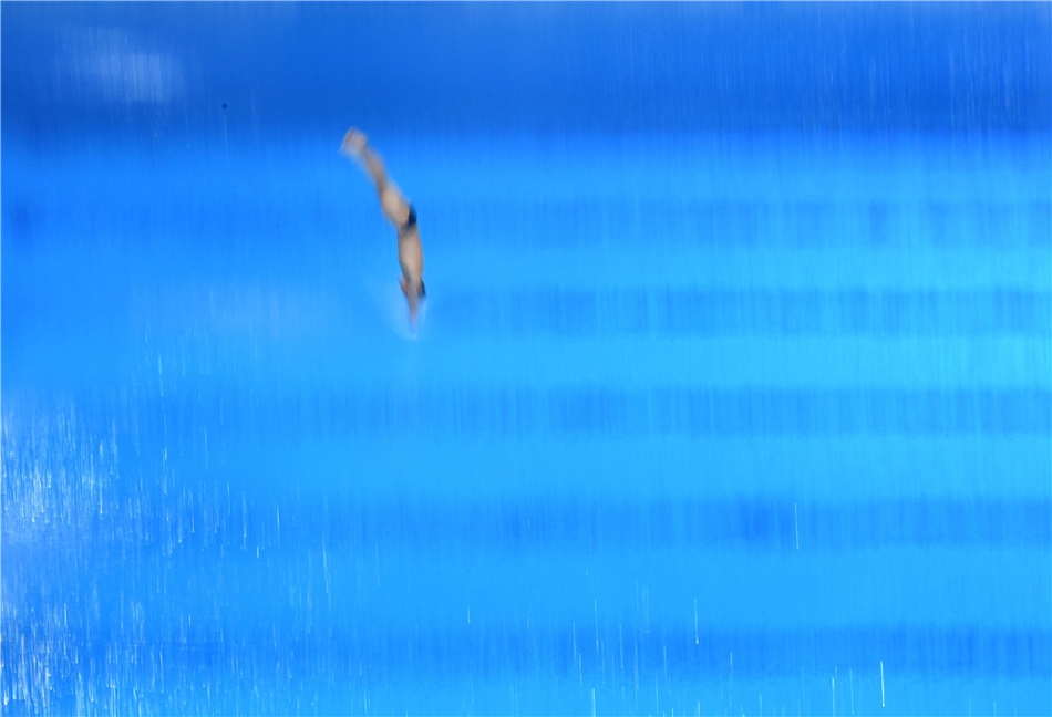 跳水冠军赛练俊杰十米台夺冠