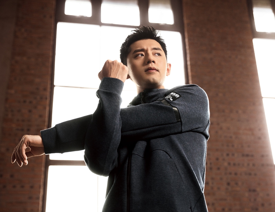 张继科运动大片硬朗帅气