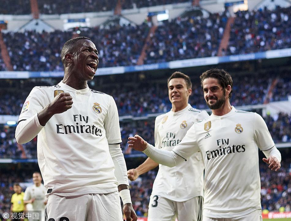 兴奋的维尼修斯