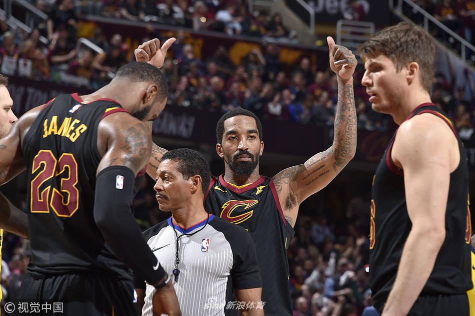 Jr-史密斯给詹皇点赞