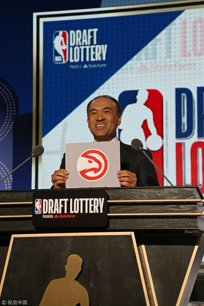 老鹰抽到探花签