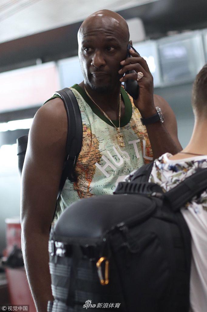 奥多姆现身北京机场 此前自曝已会面CBA代表团