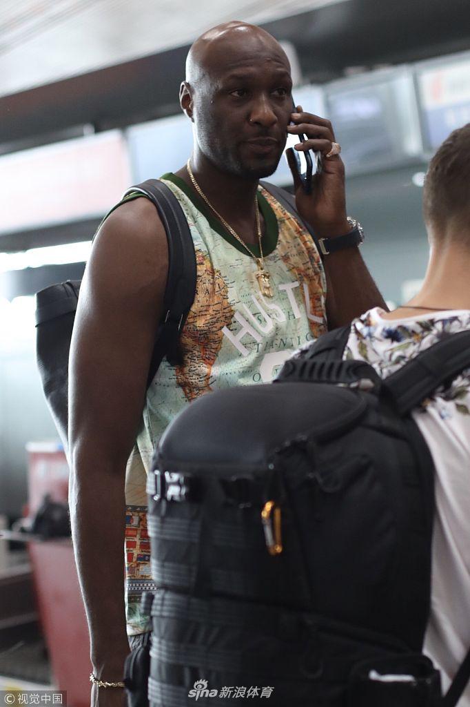 奥多姆现身北京机场 此前自曝已会面CBA代表团