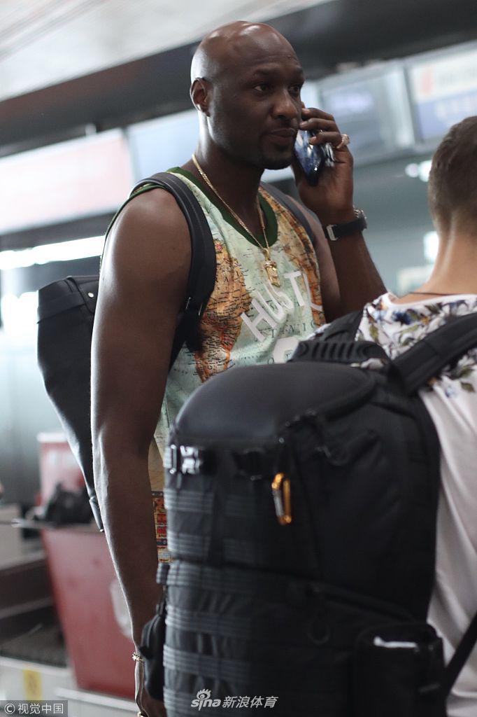 奥多姆现身北京机场 此前自曝已会面CBA代表团