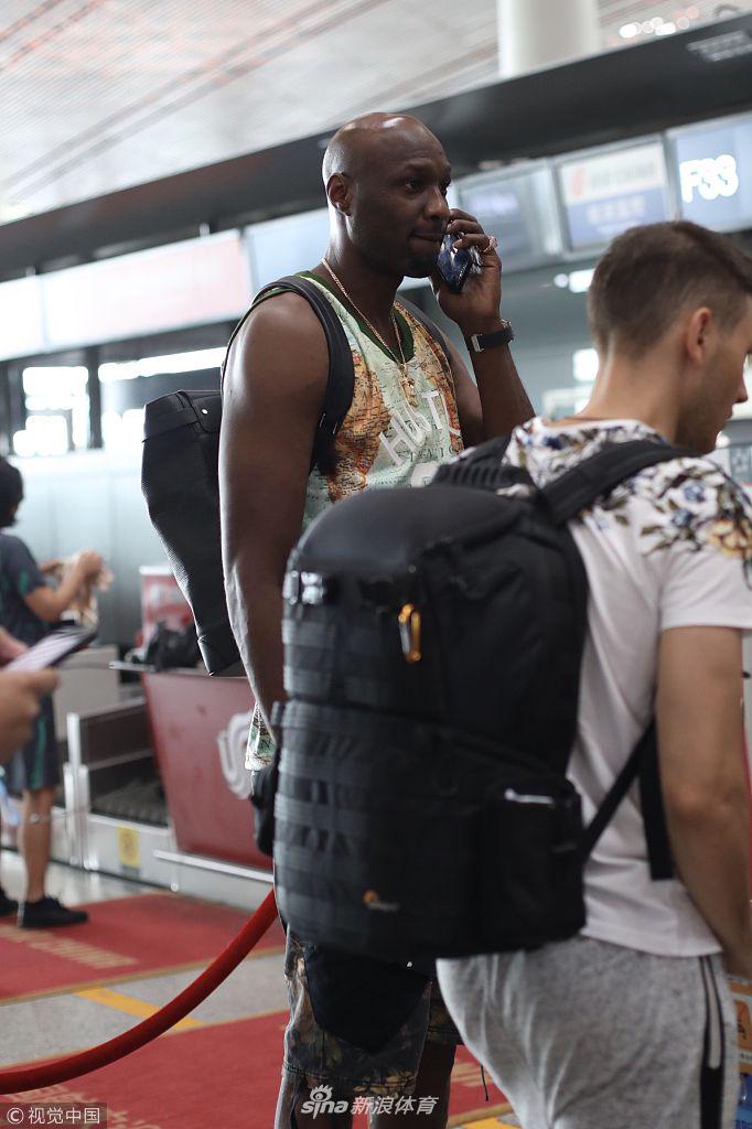 奥多姆现身北京机场 此前自曝已会面CBA代表团