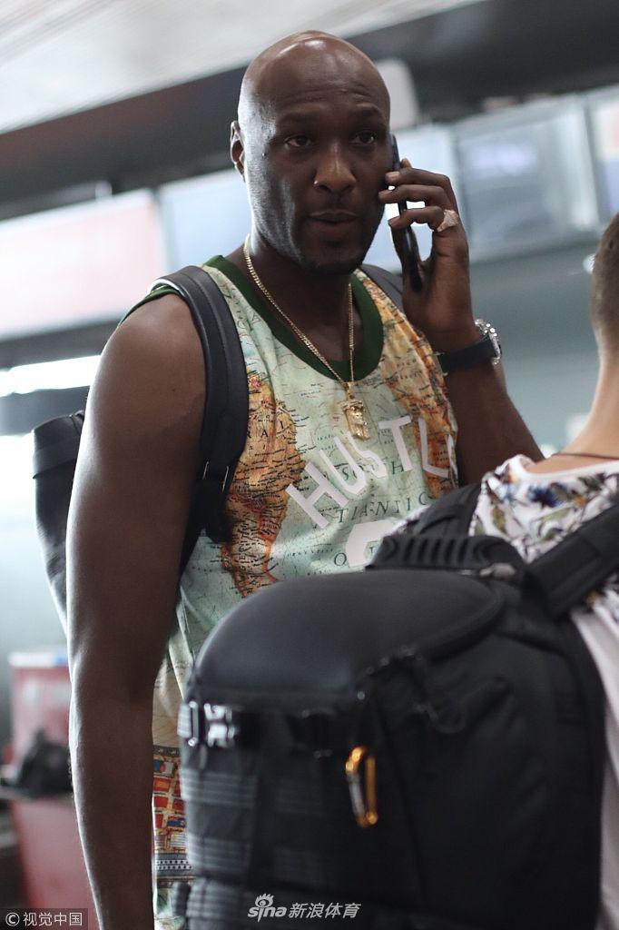 奥多姆现身北京机场 此前自曝已会面CBA代表团