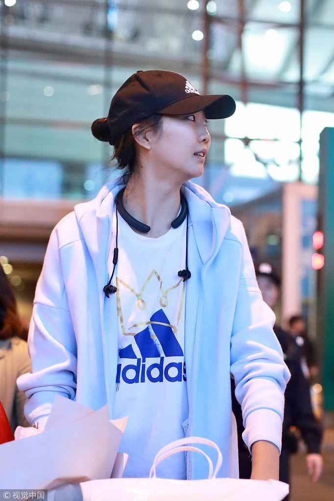 中国女排回国抵京众粉丝接机