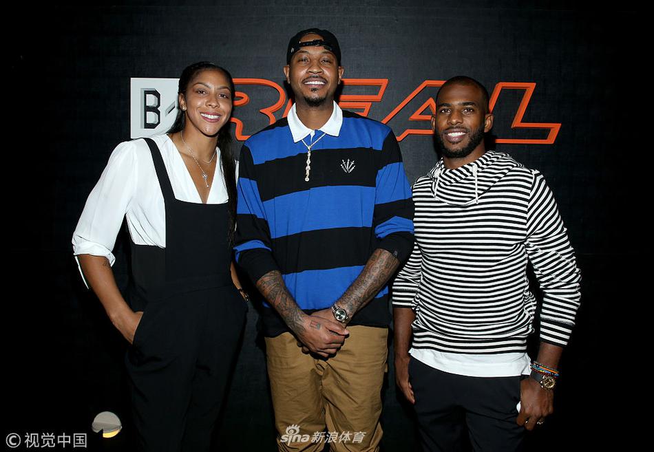 瓜灯泡合体领衔众球员亮相商业活动