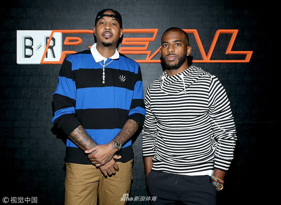 瓜灯泡合体领衔众球员亮相商业活动