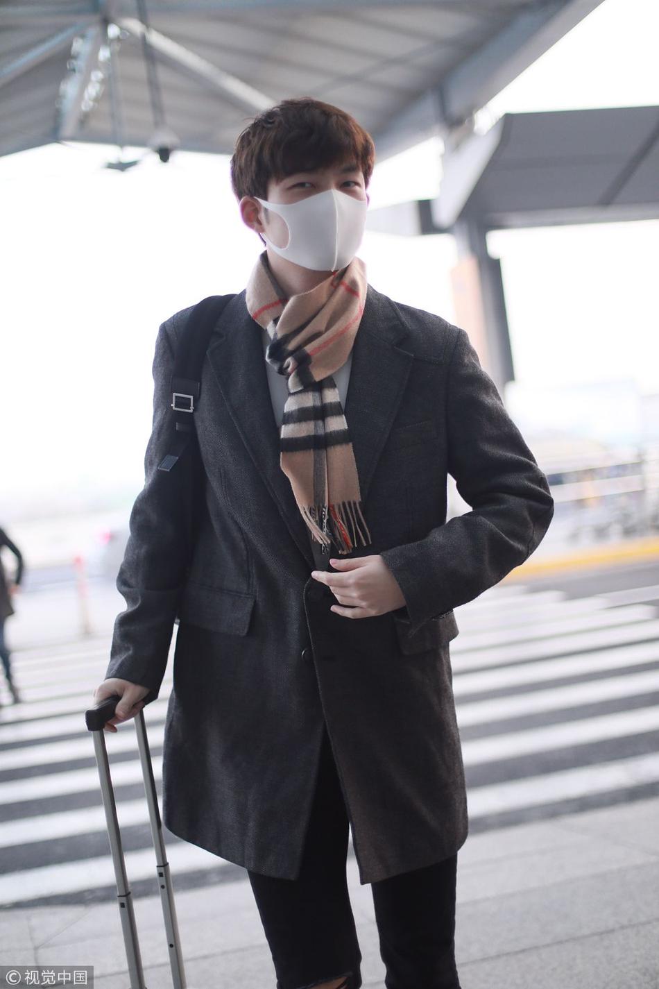 击剑男神董力暖男范十足