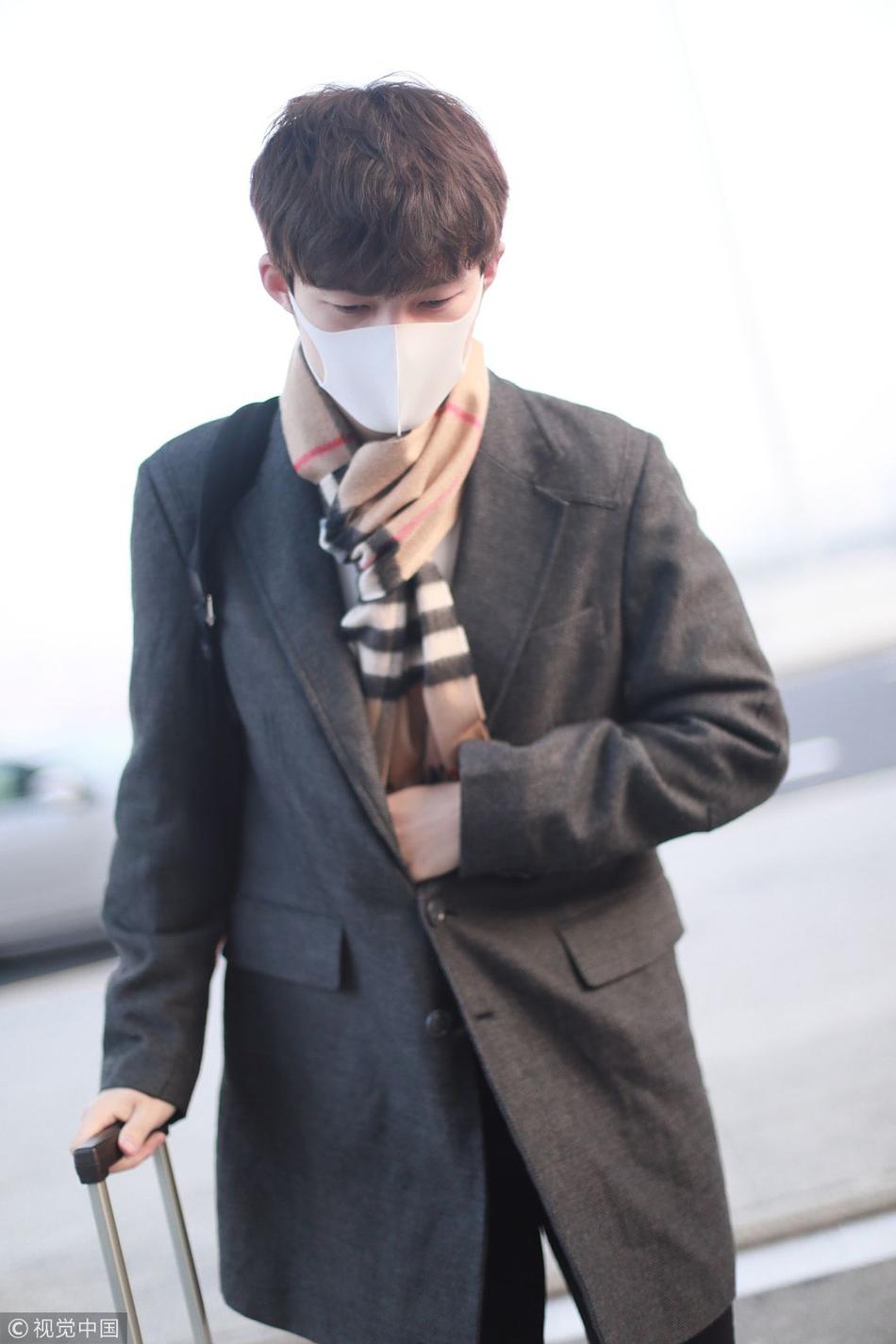 击剑男神董力暖男范十足